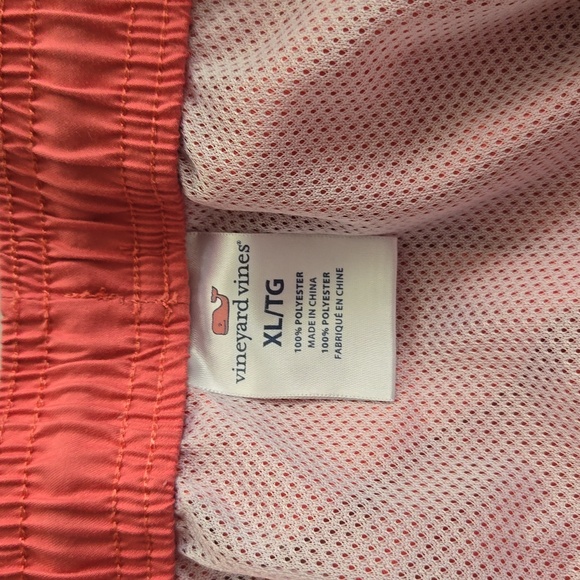 Vineyard Vines Men’s Swin Trunks XL - Picture 6 of 6